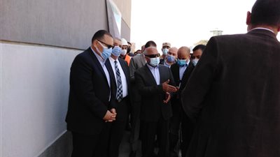وزير النقل بالشرقية يعلن عن خطة قومية لتطوير المزلقانات إلكترونيا