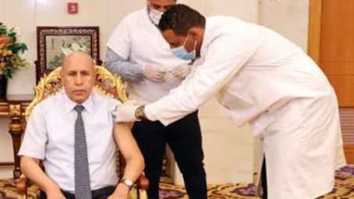 رئيس موريتانيا يتلقى الجرعة الأولى من لقاح كورونا