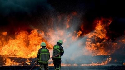 الإمارات.. الدفاع المدني في عجمان يخمد حريقا في الصناعية