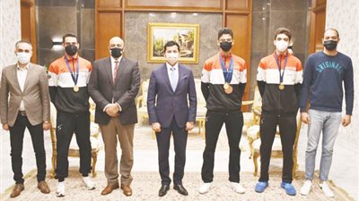 وزير الرياضة يكرم أبطال مصر ببطولة العالم للسلاح