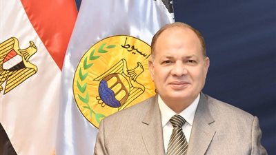 محافظ أسيوط: مد ساعات العمل بمراكز تطعيم لقاح كورونا خلال شهر رمضان