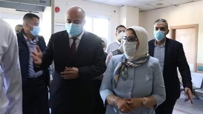 وزيرة الصحة تتفقد مستشفى قفط المركز