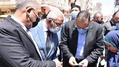 محافظ الشرقية: الزام اصحاب المحال التجارية عدم التعدى على الرصيف