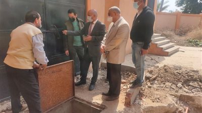 وكيل صحة الغربية يتابع تعديل وزيادة مخارج شبكة الاكسجين بصدر بسيون -صور