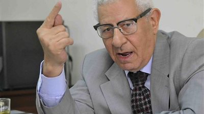 البحرين تنعي الكاتب الراحل مكرم محمد أحمد