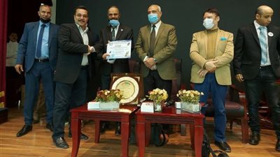 رئيس الجهاز الفنى للكونغ فو بجرين هيلز يحصل على المركز الـ3 على مستوى العالم.. بالصور