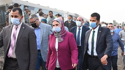 وزيرة التضامن تصل موقع حادث قطار طوخ وتوجه بتقديم كافة اوجه الدعم للمصابين.. صور