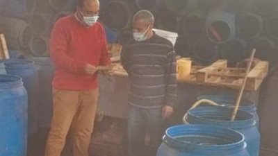 ضبط طن ونصف مخللات داخل مصنع بدون ترخيص بالدقهلية