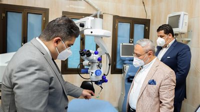 أهداء «ميكروسكوب جراحى» ب2.2 مليون جنيه لمستشفيات جامعة طنطا