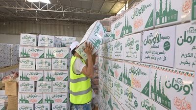 الأورمان توزع الاف كراتين المواد الغذائية على الأسر غير القادرة فى قرى ونجوع ومراكز أسوان