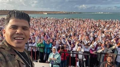 بعد استياء من رواد السوشيال ميديا.. عمر كمال يدافع عن حفل الاسكندرية