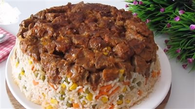 وجبة متكاملة فى طبق واحد.. أرز بالخضروات واللحم بالفيديو