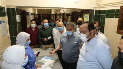 محافظ المنوفية يتفقد مستشفيات ميت خلف وشبين الكوم التعليمى