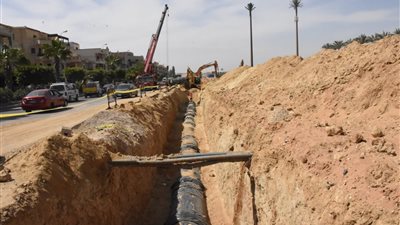 مسئولو الإسكان يتفقدون مشروعات تطوير المحاور والطرق الرئيسية بالقاهرة الجديدة