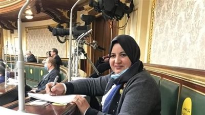 برلمانية تتقدم بطلب احاطة لوزيرة الصحة حول تكليف الصيادلة دفعتى ٢٠١٨ و ٢٠١٩