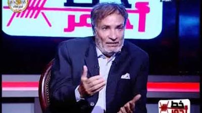 حمدى الوزير يبكى على الهواء بسبب والده.. فيديو