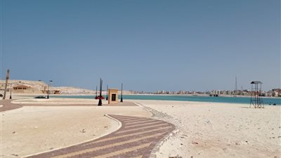 شواطئ مطروح من الزحام سابقا الي الالتزام بالتعليمات وعدم ارتياد الشواطئ.. صور