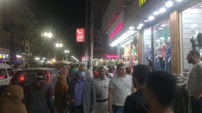 رئيس حي ثان الإسماعيلية يترأس حملة مكبرة لرفع الإشغالات بنطاق الحي..