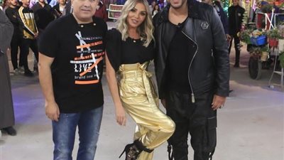 رزان مغربي فى أحدث ظهور برفقة كاريكا من كواليس برنامجها الجديد