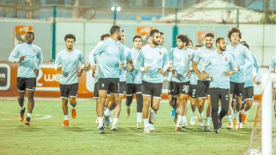 في التدريب الأخير باستعدادات الأحمر للقاء القمة 122 دفاع الأهلي يثير حيرة موسيماني