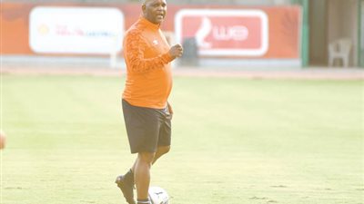 موسيماني يحاول يفك شفرة الأهداف القاتلة في مرمي الاهلي