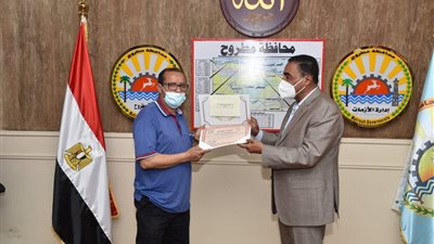 تكريم لجنة مبادرة إنارة العزب والتوابع والتجمعات بمدينة مرسى مطروح