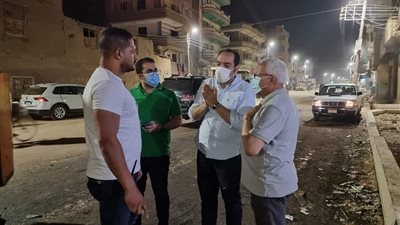 « موسى » و« نجيب » يتابعان تجديد خطوط المياه والصرف فى العزبة الغربية وشارع دنشواي بشبين المنوفية