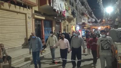 سكرتير عام محافظة الإسماعيلية يترأس حملة مكبرة لمراجعة مواعيد غلق جميع المحلات التجارية والكافتيريات بنطاق حى ثان الإسماعيلية.