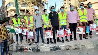 مستقبل وطن أسيرط يوزع هدية الرئيس فى العيد لأطفال وسيدات بشوارع المحافظة