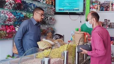 ١٣ مخالفة لعدم الالتزام بالاجراءت الاحترازية وتوقيع الغرامات الفورية برأس غارب