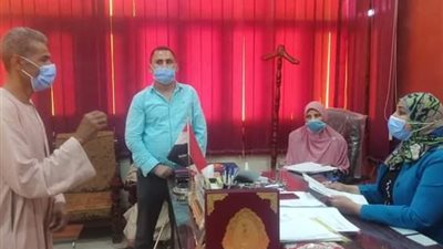 المدير العام في طهطا بسوهاج تستقبل المواطنين لتلقى طلباتهم وحل مشاكلهم