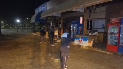 رفع ٩ أطنان مخلفات وأتربة وتركيب ١٠٠ كشاف كهرباء جديد بمدينة الأقصر