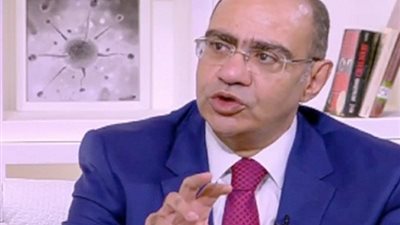 فيديو.. رئيس لجنة مكافحة كورونا: اللقاح آمن ولا يمنع الإصابة ولكن يقلل من الوفيات