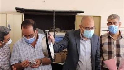 مديرعام مستشفيات جامعة بني سويف يطمئن علي سير العمل
