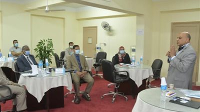 انطلاق البرنامج التدريبي لشغل منصب العميد بكليات جامعة الوادى الجديد.