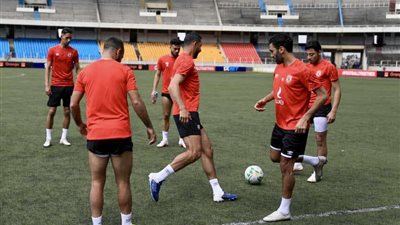 الأهلي يخوض مرانه الأول بالدوحة استعداداً لموقعة السوبر الافريقى