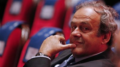 بلاتيني يفسر سبب عدم ترديد بنزيما للنشيد الفرنسي