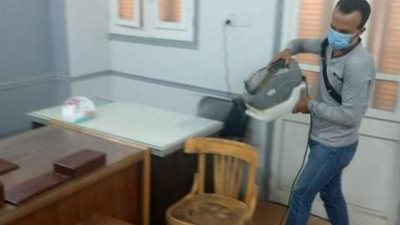 سوهاج تواصل أعمال رش وتطهير الشوارع ومداخل البنوك والمصالح الحكومية ..صور