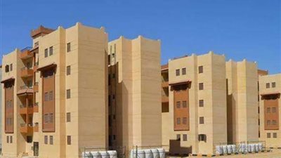 تجديد حبس ١٨ شخص بينهم أمرأة بتهمة الاستيلاء على وحدات سكنية ملك الدولة بالغردقة