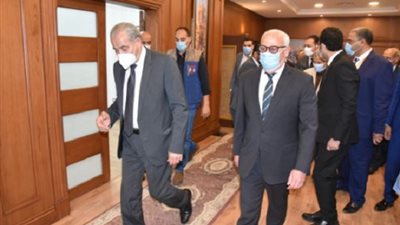 زيارة تفقدية لوزير التموين والتجارة الداخلية بسوق العصر ٢،١ فى بورسعيد