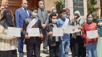 تكريم الطلاب الموهوبين بتعليم الجيزة