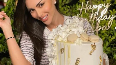 هبه داغر تحتفل بعيد ميلادها بإطلالة جذابة ..شاهد