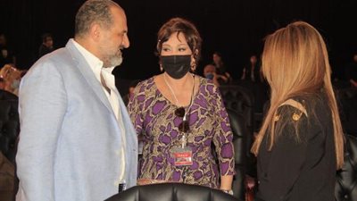 تحت شعار خمس سنوات من التطوير .. توافد الفنانين والشخصيات العامة على مؤتمر الشركة المتحدة
