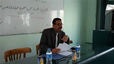 إلزام المعلمين والطلاب بارتداء الكمامات الطبية فى امتحانات اعدادية البحر الاحمر