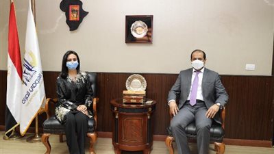مايا مرسي تلتقي السفير الإماراتي بالقاهرة لبحث التعاون في مجال دعم وتمكين المرأة..صور