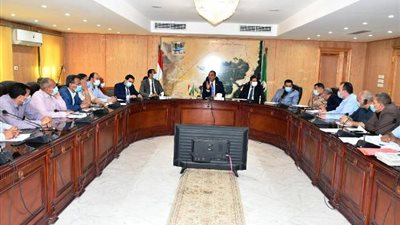 الانصارى يقرر الاستعانة باالعقاريين ومسئولى الاستثمار والسياحة فى تقنين الأراضى