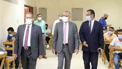 هدوء فى لجان امتحانات جامعة جنوب الوادى.. بالصور