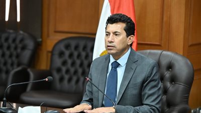 وزيرالشباب: توفير كل الدعم لتعويض تلفيات الحريق بالنادى الأهلى وطنطا