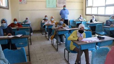 بدء امتحان الجبر والاحصاء لطلاب اعدادية القليوبية