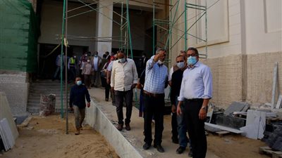 العناني يتفقد أعمال ترميم وتطوير المتحف اليوناني الروماني بالأسكندرية